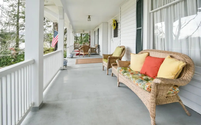 Love Lane Bed & Breakfast