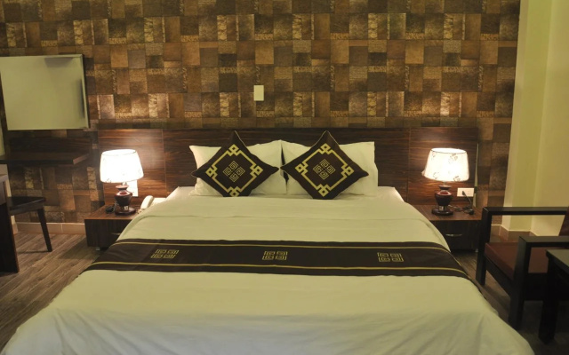 Rose Hotel