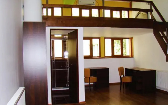 Check-Inn Studios