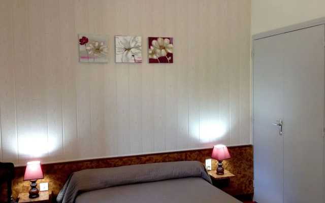 Logis Hôtel Chez la Mère Dépalle