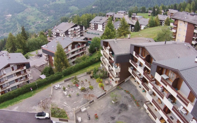 Apartment Only Approx. 60m From the ski Lift