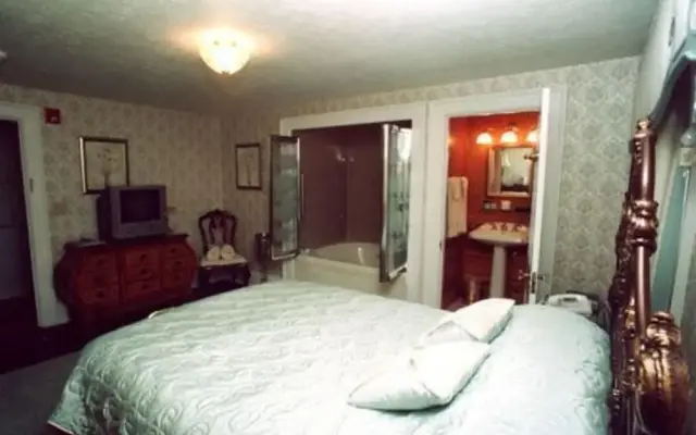 Julia's Bed & Breakfast