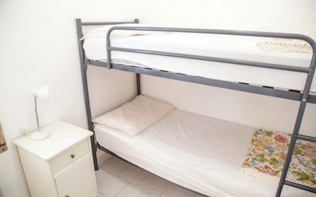 Spacious First-floor Flat Near the Beach