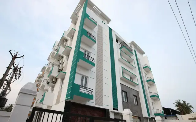 Capital O 14043 Hotel Star Holiday
