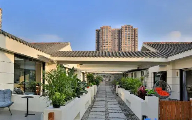 Huayujian Homestay (Leshan Railway Station)