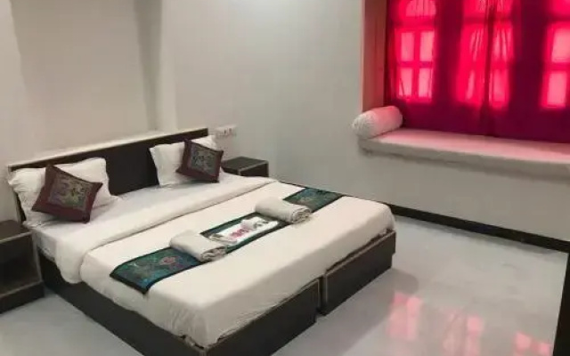 Tofu Hotel & Safari