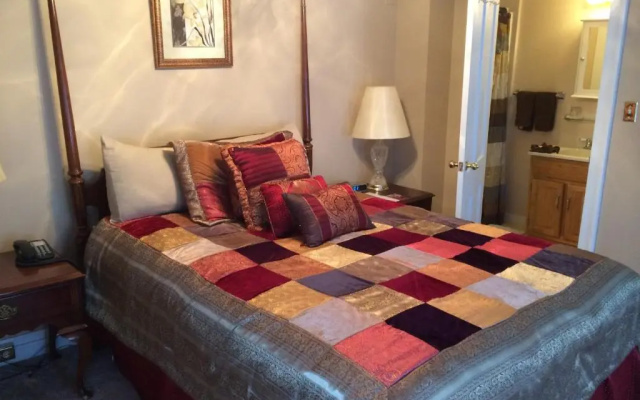 The Tunnicliff Inn