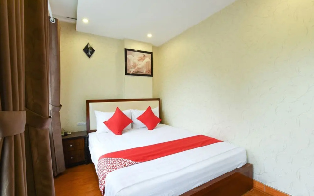 OYO 208 Arowana Hotel