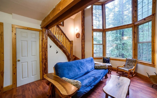 25sl - Hot Tub - Bbq - Pets Ok - Wifi - Sleeps 6 1 Bedroom Home by RedAwning
