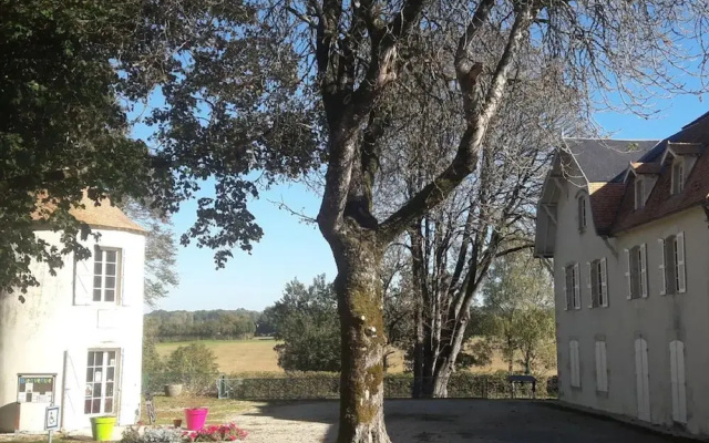 Gite Located in Lush Greenery