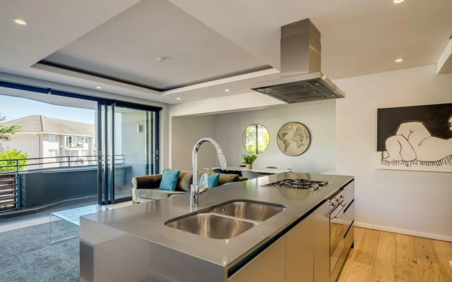 Conveniently Located Apartment in Green Point C on S
