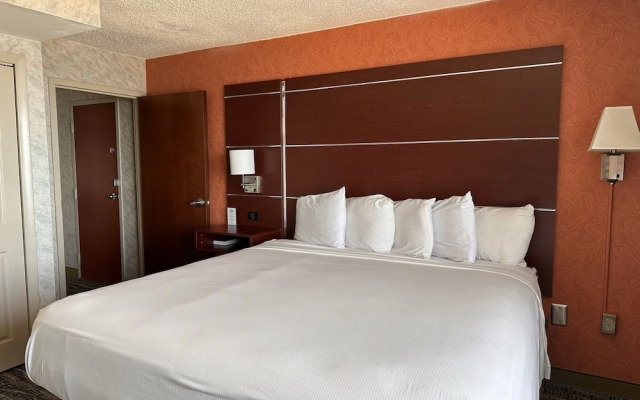 Breakers Resort Inn