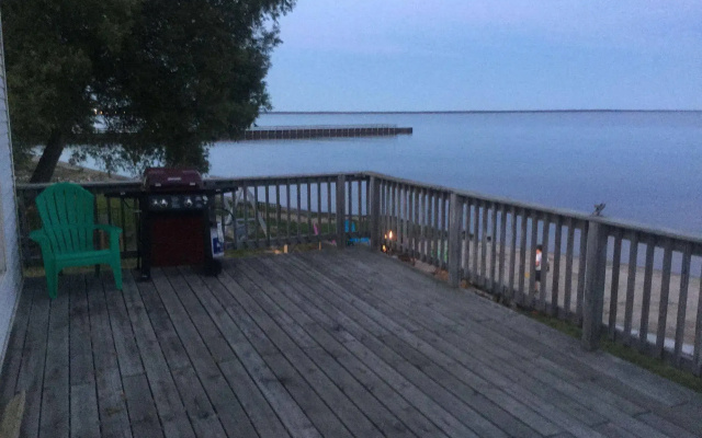 Waters Edge Motel