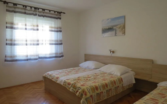 Apartment And Rooms Amenka