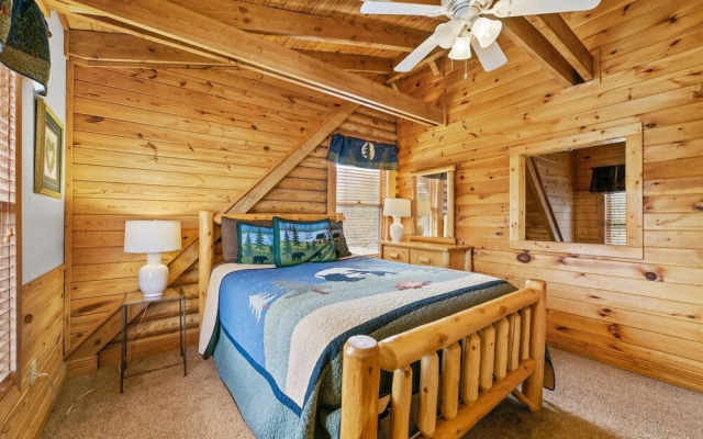 Eagles Roost - 4 Br cabin by RedAwning