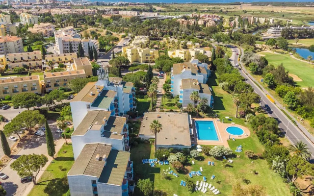 1BR Apartment with Pool at Lago Azul