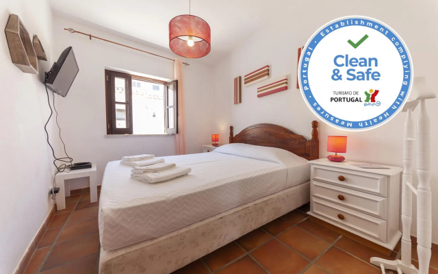 J - Bedroom 4 in Casa do Farol