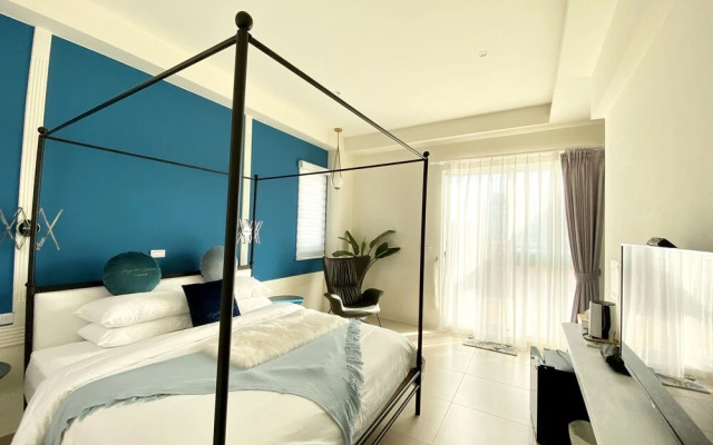 Red Vacation Rental