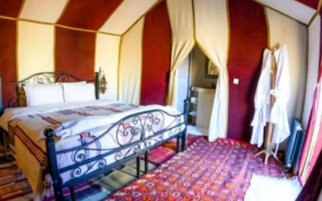 Golden Camel Desert Camp - Merzouga Luxury Camp