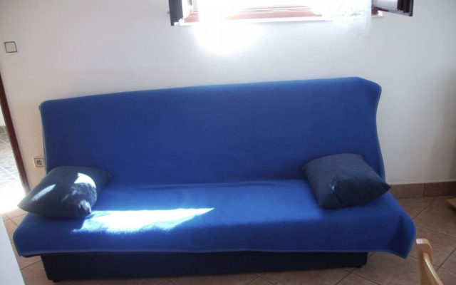 Apartment Mirni by the sea