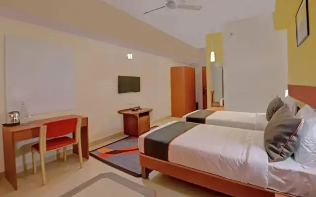 Collection O 40332 Hotel Casa Meridian