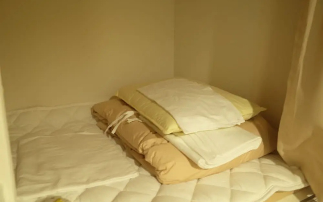 bnb+ Shinjuku Castle - Hostel