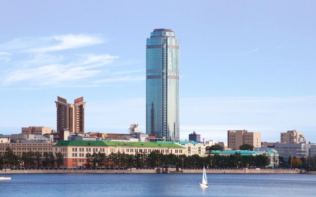 Visotsky Hotel and Apartment Екатеринбург вид на фасад