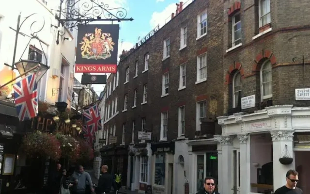 Hostel Houses Mayfair