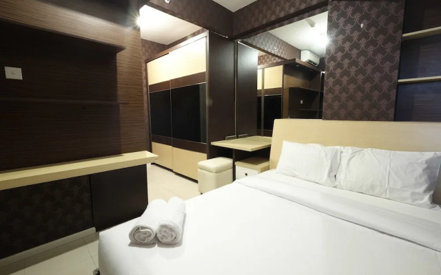 Modern and Classy 1BR Green Lake Sunter Apartment