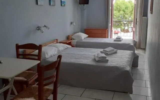 Almiriki Rooms