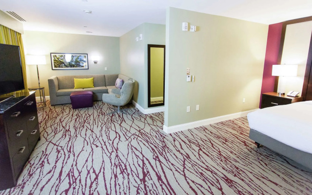 DoubleTree by Hilton Hotel Savannah Historic District