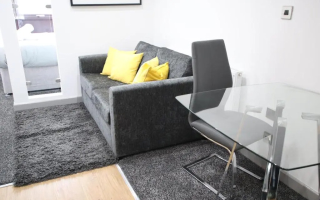 Halifax House, Studio Apartment 214