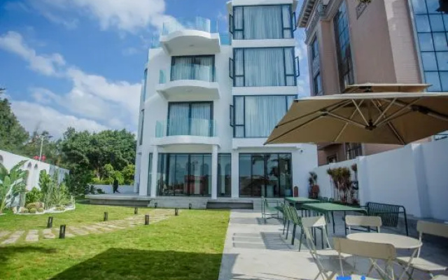 Southlane Hotel