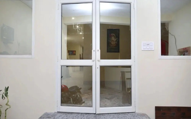 Shiva Guest House by OYO Rooms