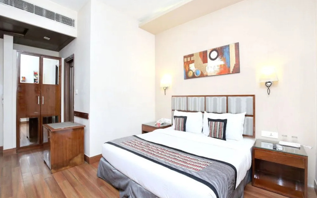 OYO 15134 Hotel Downtown