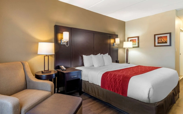 Comfort Inn & Suites Near Six Flags