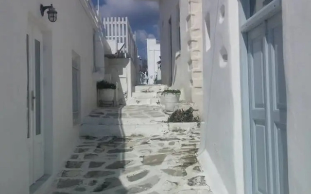 Portes View Traditional House