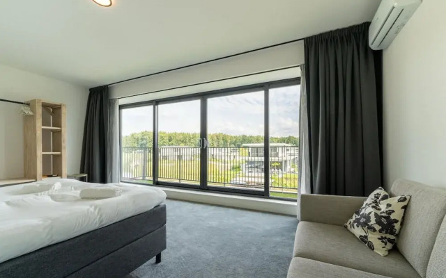 16p Spacious Villa on the Water in Zeewolde