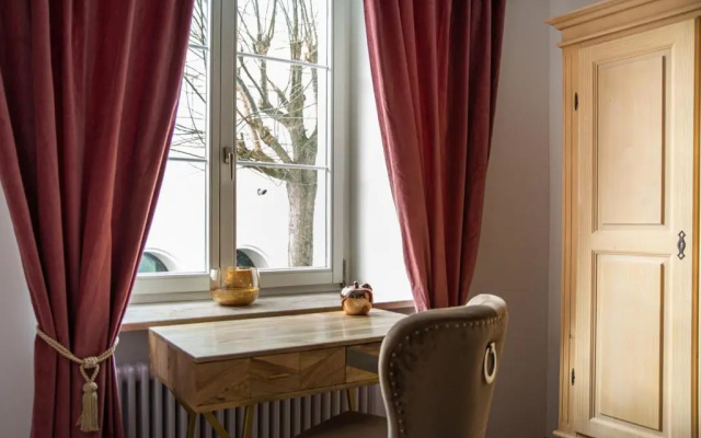 Moor Apartment 6