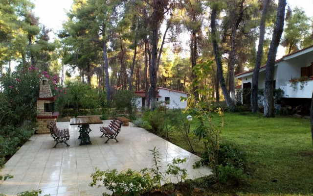 Family Villa in Sani - Sleeps 6 - Parking - Wifi