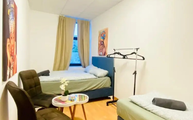 Cozy 3 Bedroom Apartment in Quiet Area