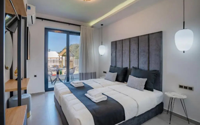 Luxurious Villa Mare - With 150m Pool