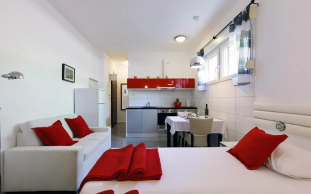 Fully equiped Apartments next to the beach
