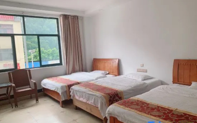 Bomi Zhenzhen Family Guest House