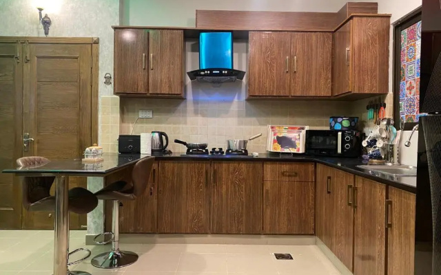 Majestic 2 Bedroom CONDO 1 Minute from GIGA Mall.