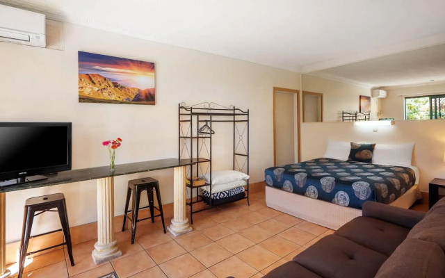 Bilinga Beach Motel