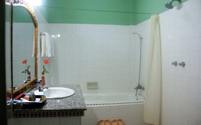 Bagan Umbra Hotel
