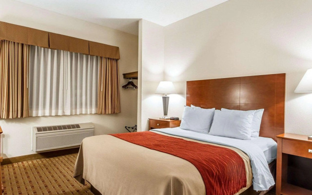Quality Inn & Suites Eau Claire University Area