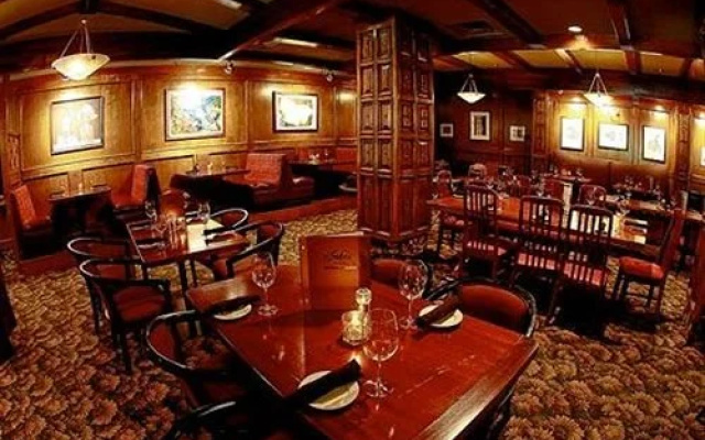 Compass Point Inn