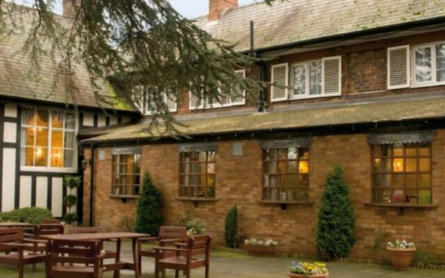 The Lymm Hotel вид на фасад